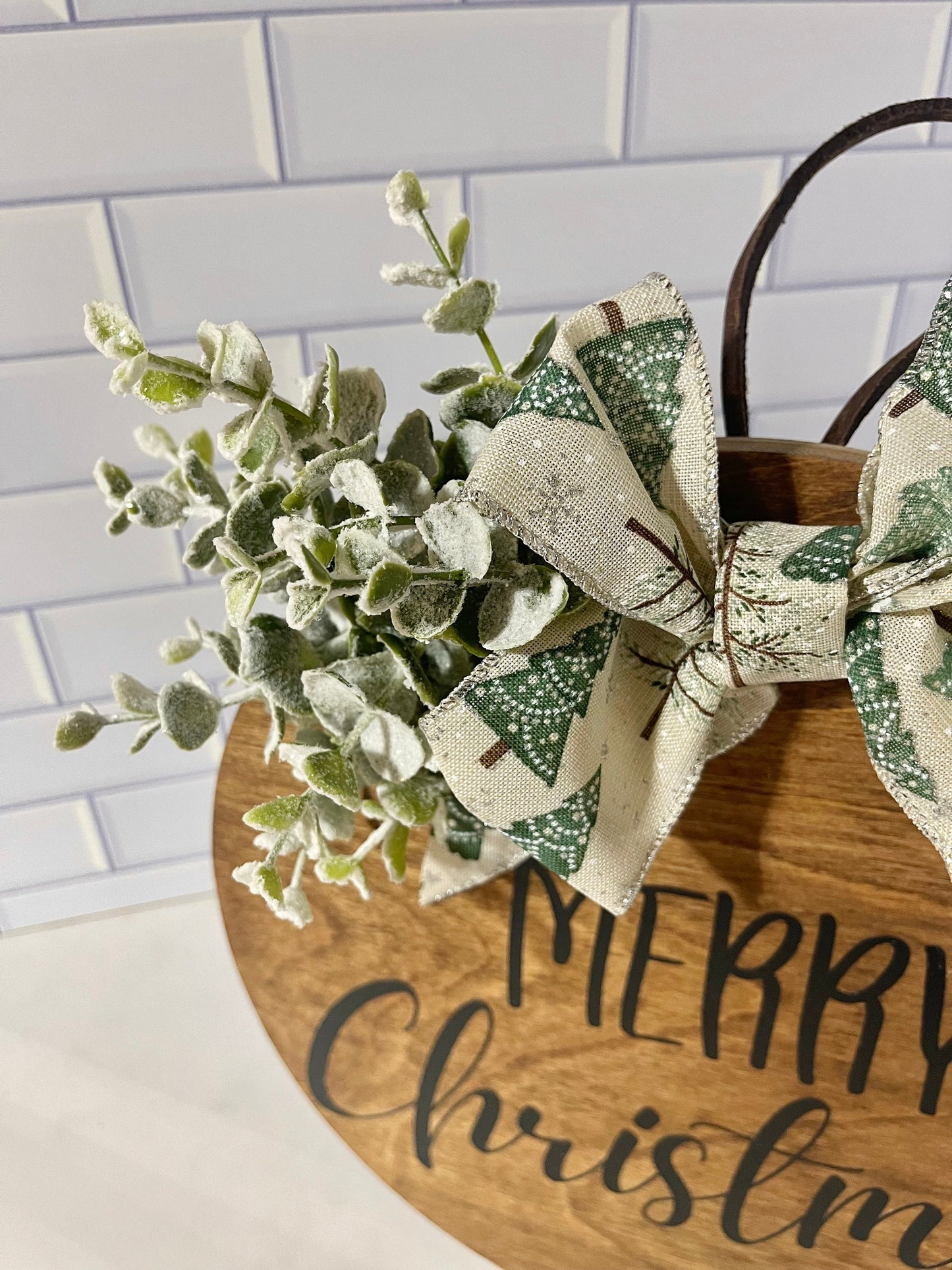 Merry Christmas Door Hanger With Christmas Tree Bow
